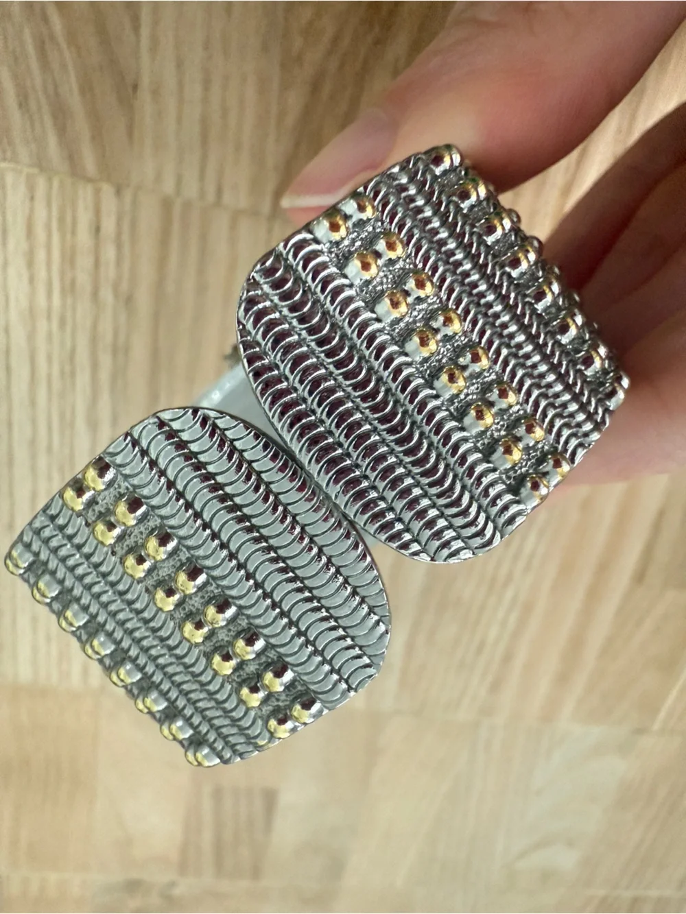 Studio time ladies chunky silver tone cuff bracelet watch NEW BATTERY